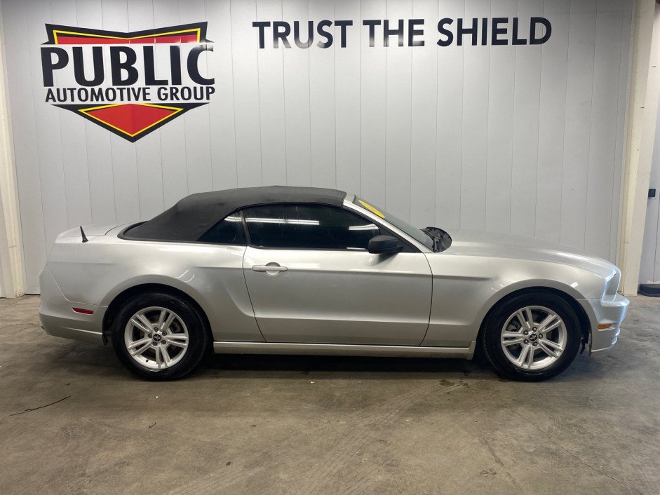 2013 Ford Mustang V6's photo