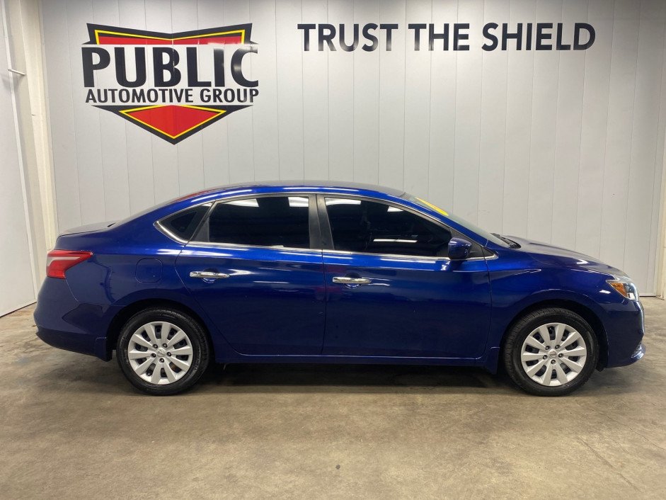 2017 Nissan Sentra S's photo