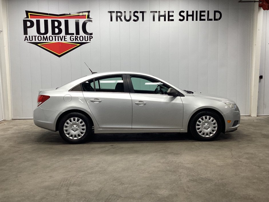 2011 Chevrolet Cruze LS's photo