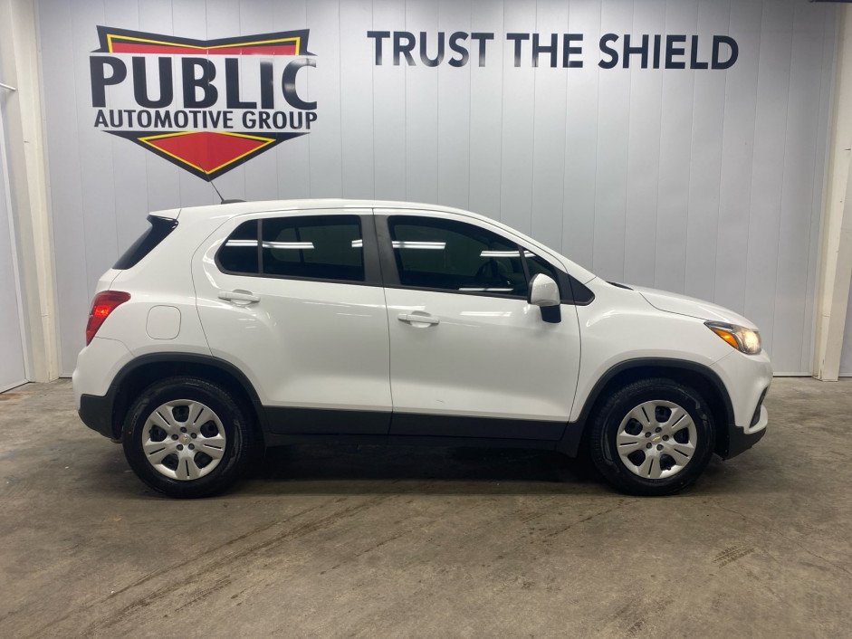 2018 Chevrolet Trax LS's photo