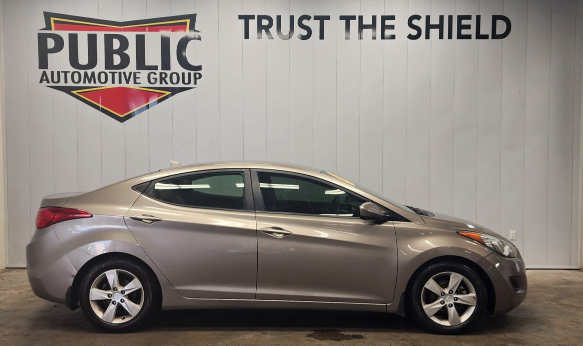 2013 Hyundai Elantra GLS's photo