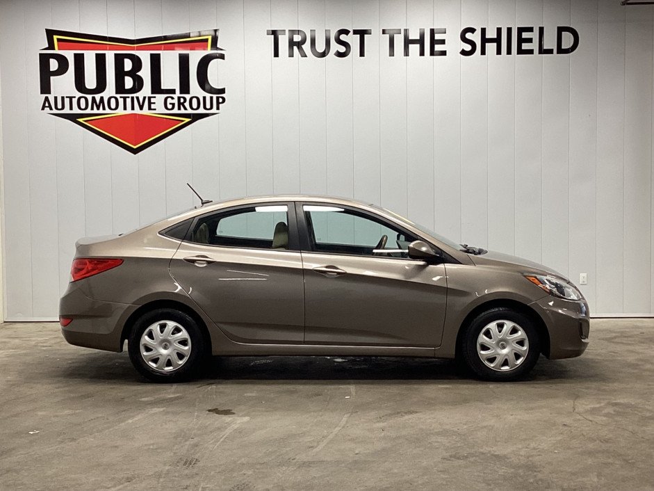 2013 Hyundai Accent GLS's photo